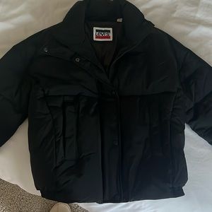 Black Levis Puffer